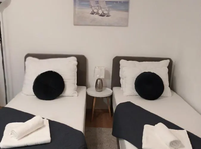 Appartamento Hana U Blizini Ronilackog Kluba I Kostrenskih Plaza