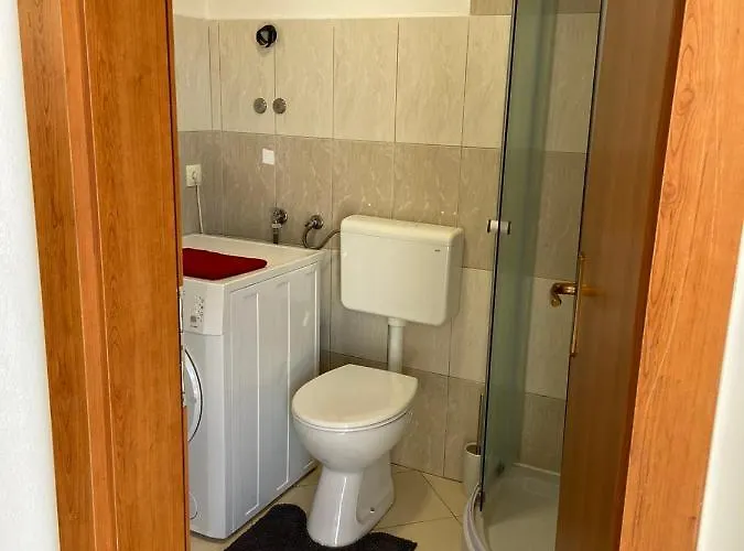 Hana U Blizini Ronilackog Kluba I Kostrenskih Plaza Appartamento *