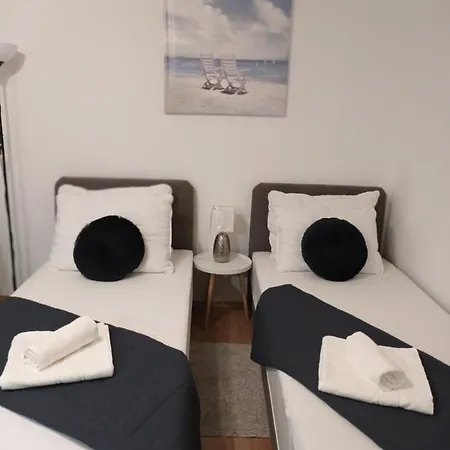 Appartamento Hana U Blizini Ronilackog Kluba I Kostrenskih Plaza