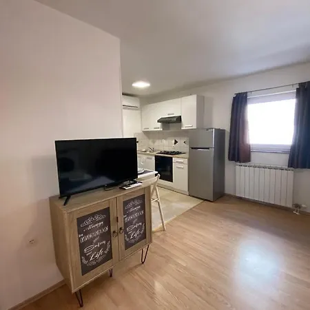 Hana U Blizini Ronilackog Kluba I Kostrenskih Plaza *