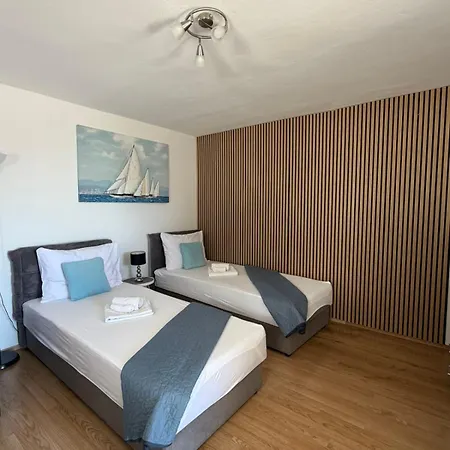 Apartment Hana U Blizini Ronilackog Kluba I Kostrenskih Plaza *