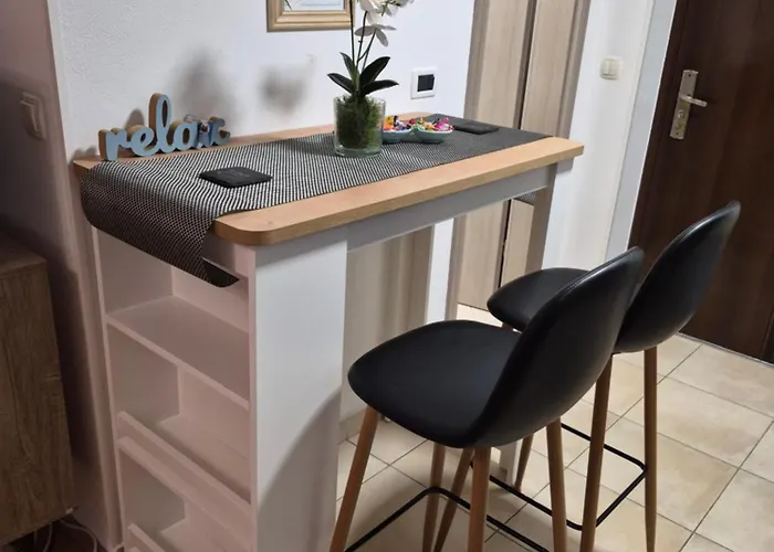 Hana U Blizini Ronilackog Kluba I Kostrenskih Plaza Apartamento Kostrena